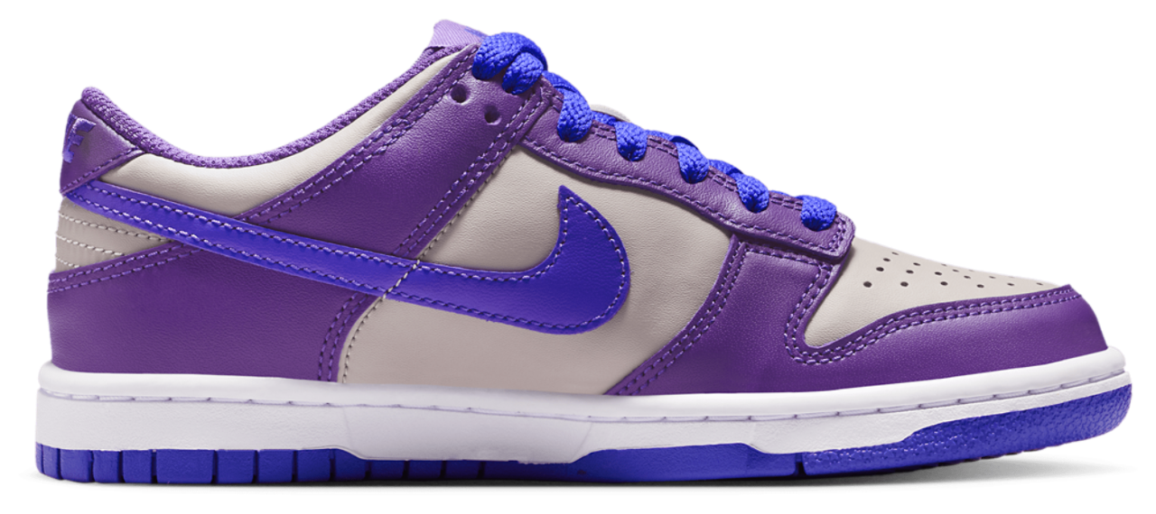 Nike Dunk Low Image 1 of 8. Tap to open photo gallery.