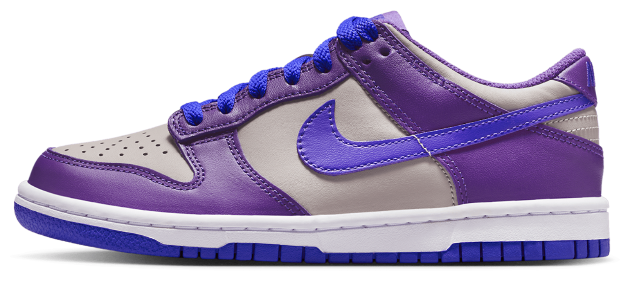 Nike Dunk Low Image 2 of 8. Tap to open photo gallery.