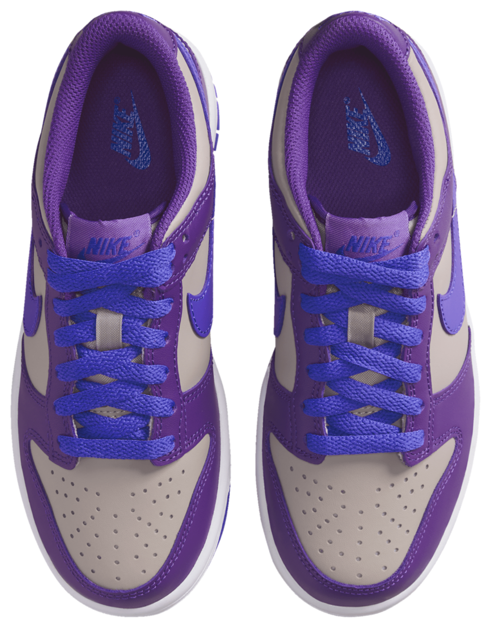 Nike Dunk Low Image 4 of 8. Tap to open photo gallery.