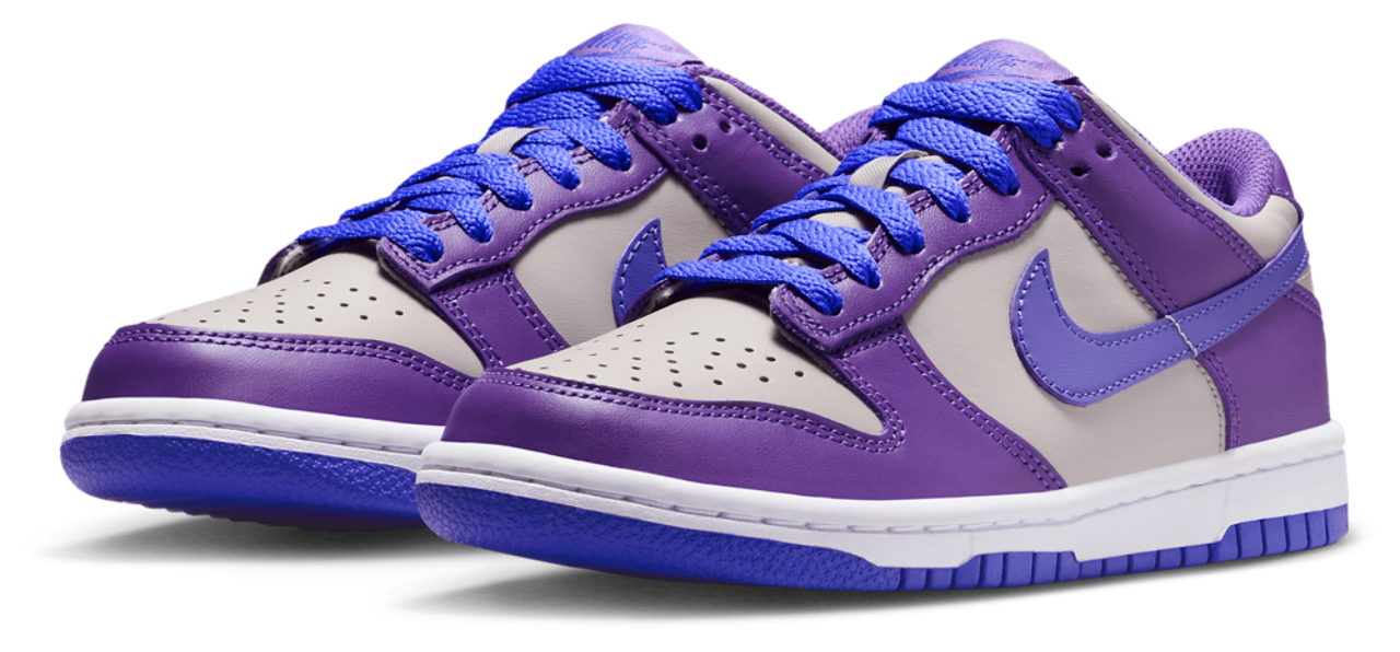 Nike Dunk Low Image 6 of 8. Tap to open photo gallery.