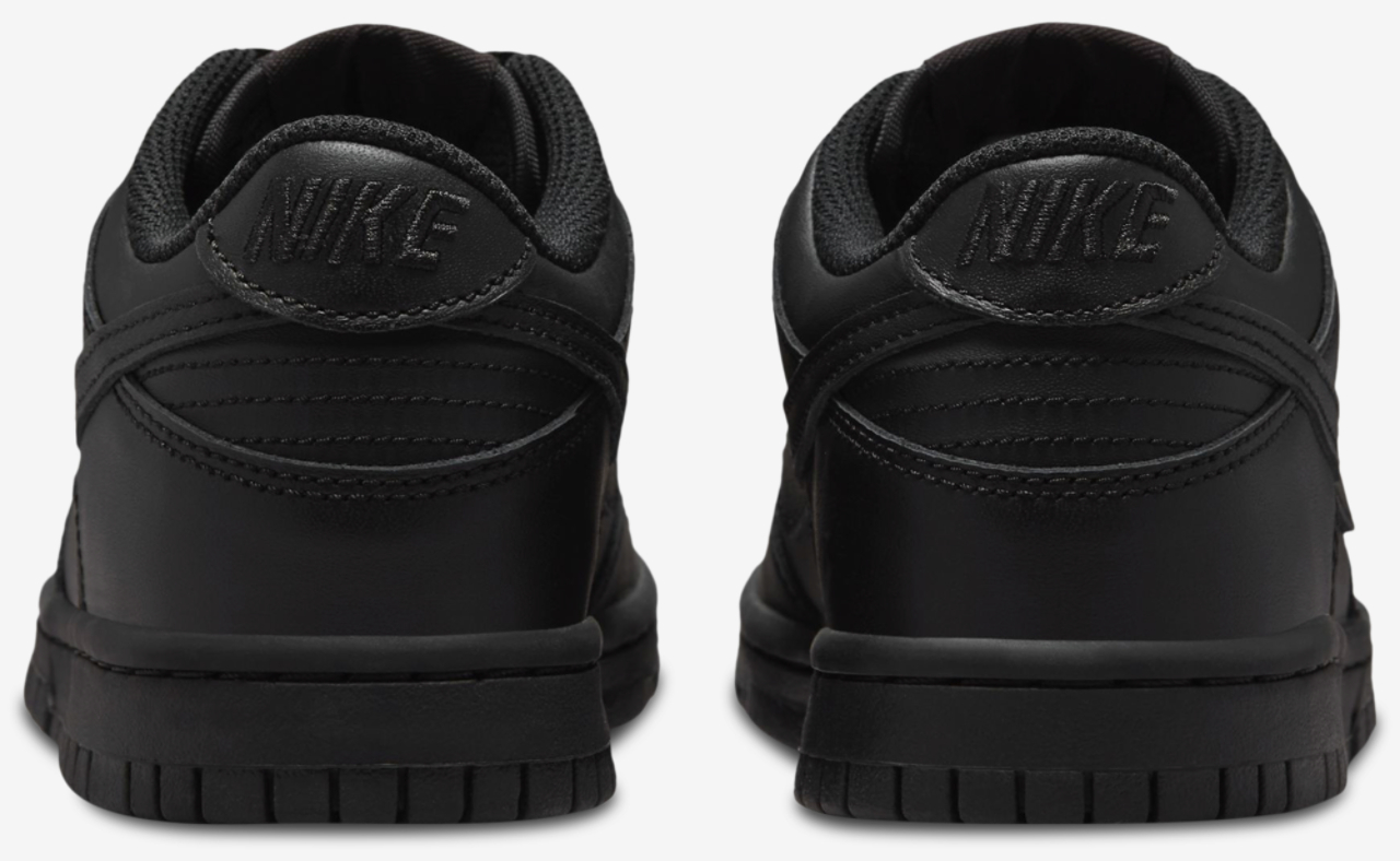 Nike Dunk Low Image 3 of 5. Tap to open photo gallery.
