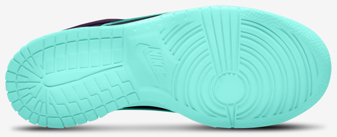 Nike Dunk Low Image 4 of 4. Tap to open photo gallery.