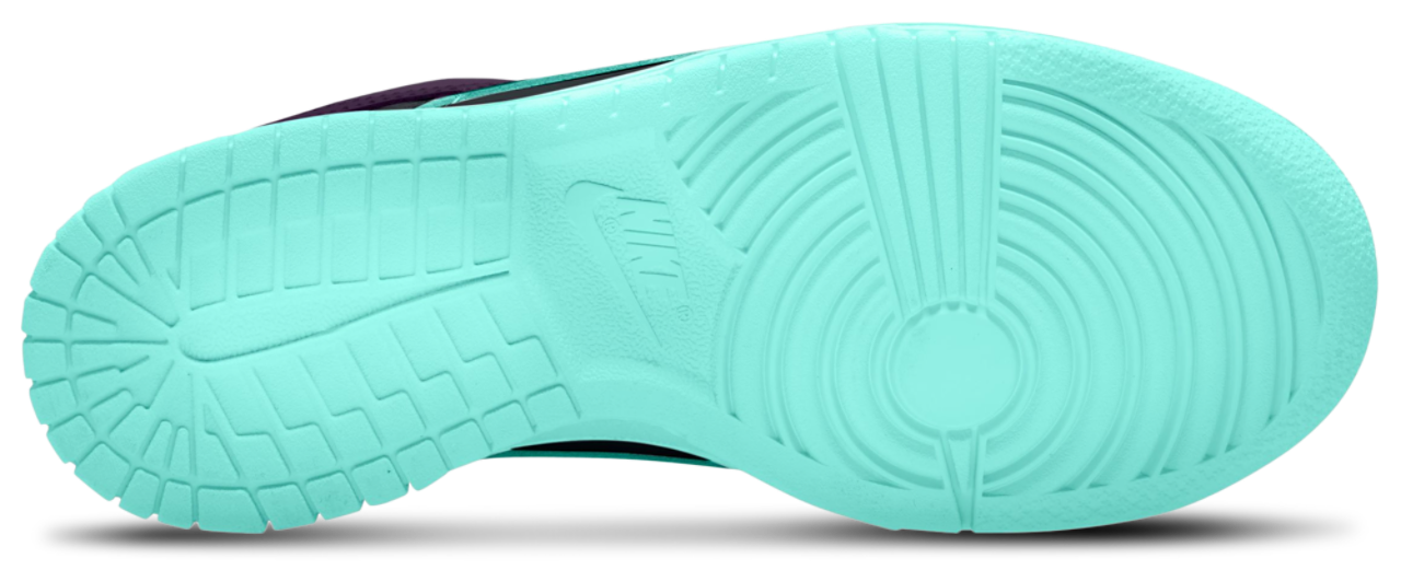 Nike Dunk Low Image 4 of 4. Tap to open photo gallery.