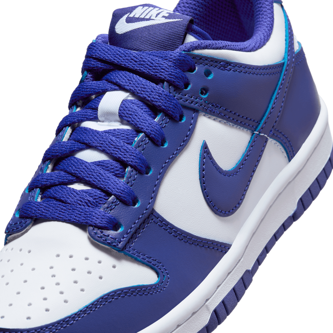 Nike Dunk Low Image 7 of 8. Tap to open photo gallery.
