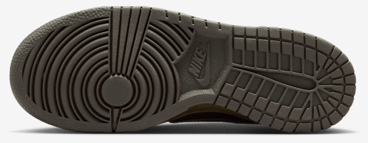 Nike Dunk Low Image 5 of 8. Tap to open photo gallery.