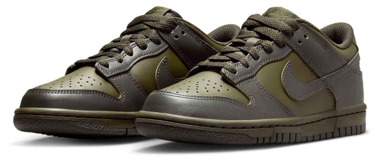 Nike Dunk Low Image 6 of 8. Tap to open photo gallery.