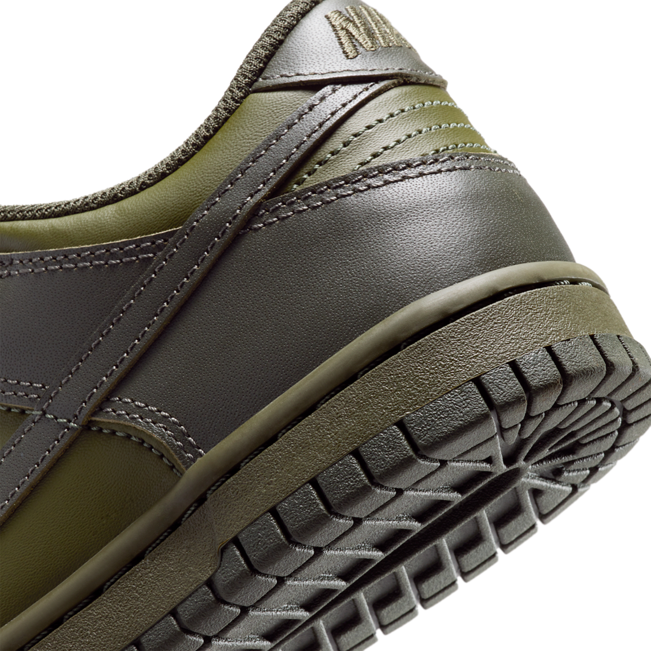 Nike Dunk Low Image 8 of 8. Tap to open photo gallery.