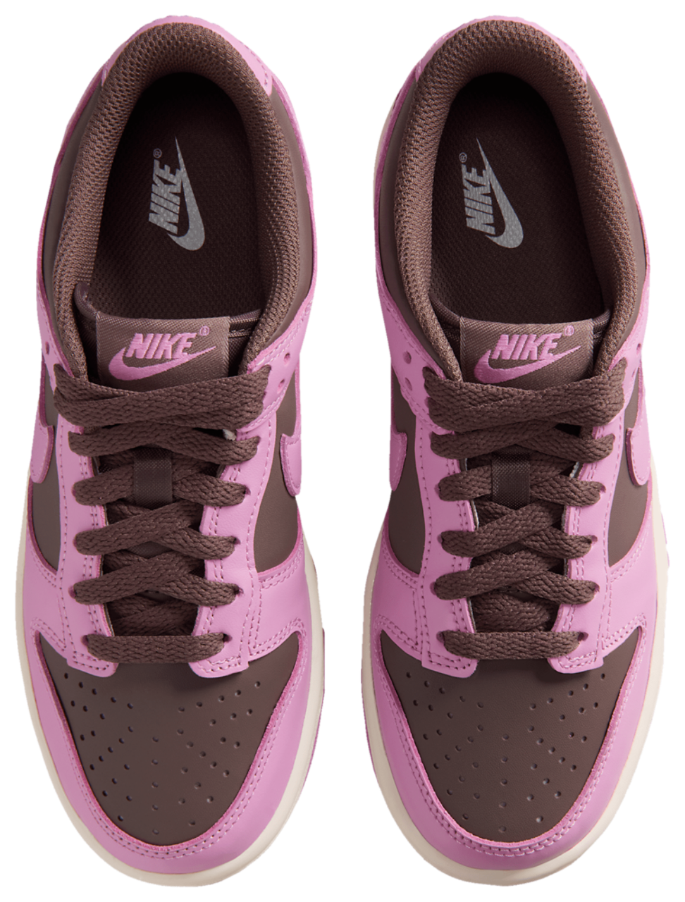 Nike Dunk Low Image 4 of 8. Tap to open photo gallery.