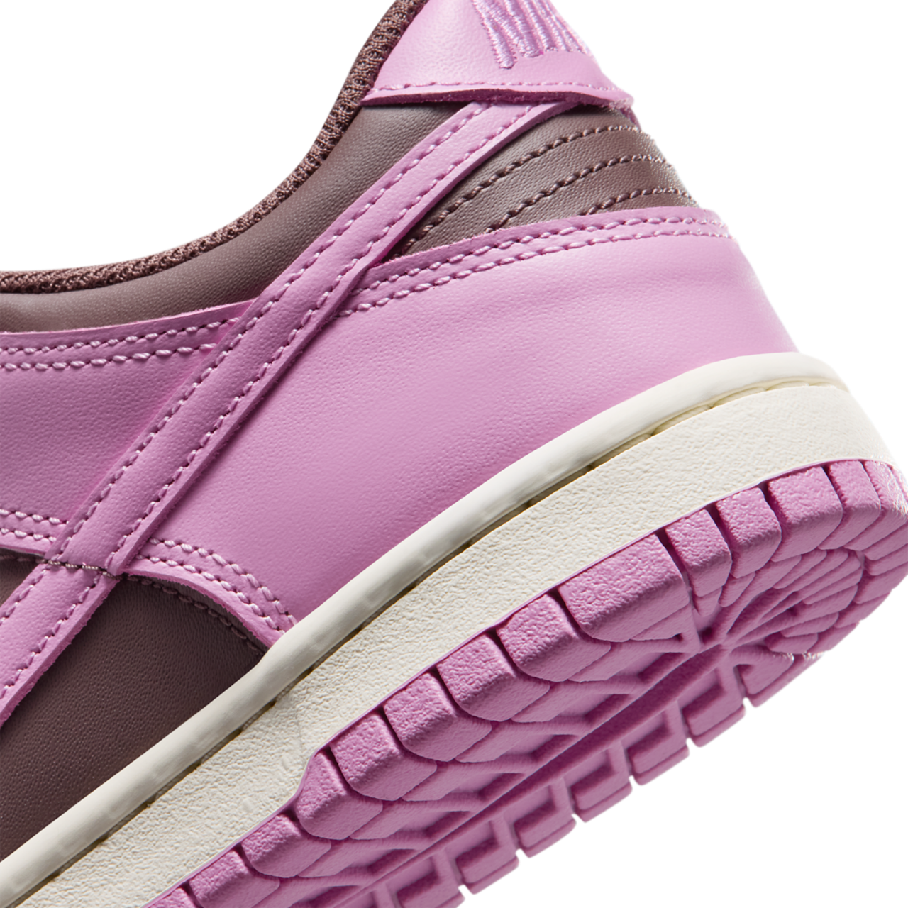 Nike Dunk Low Image 8 of 8. Tap to open photo gallery.