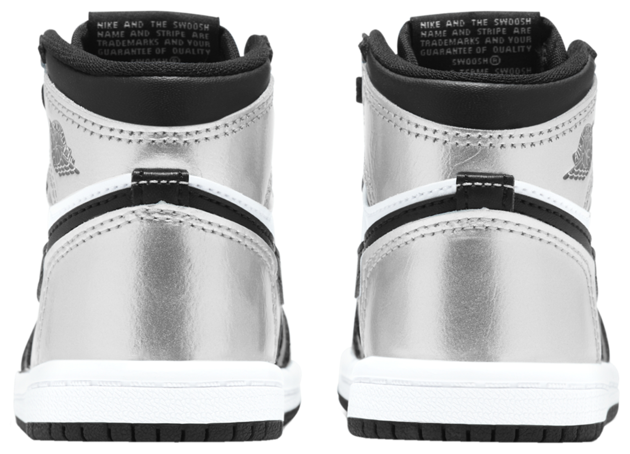 Jordan Retro 1 High OG Image 3 of 5. Tap to open photo gallery.