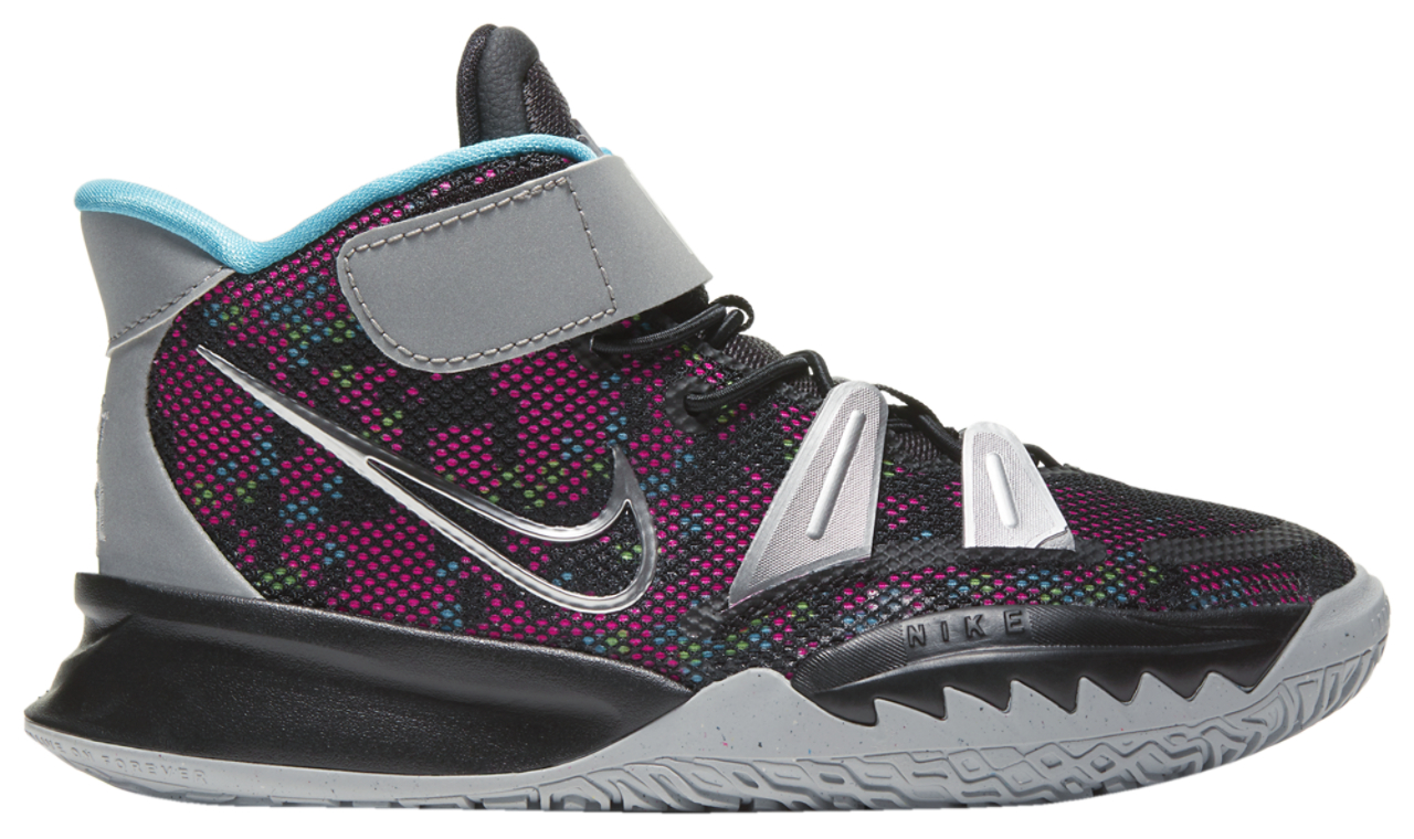 Nike Kyrie 7 Image 1 of 5. Tap to open photo gallery.