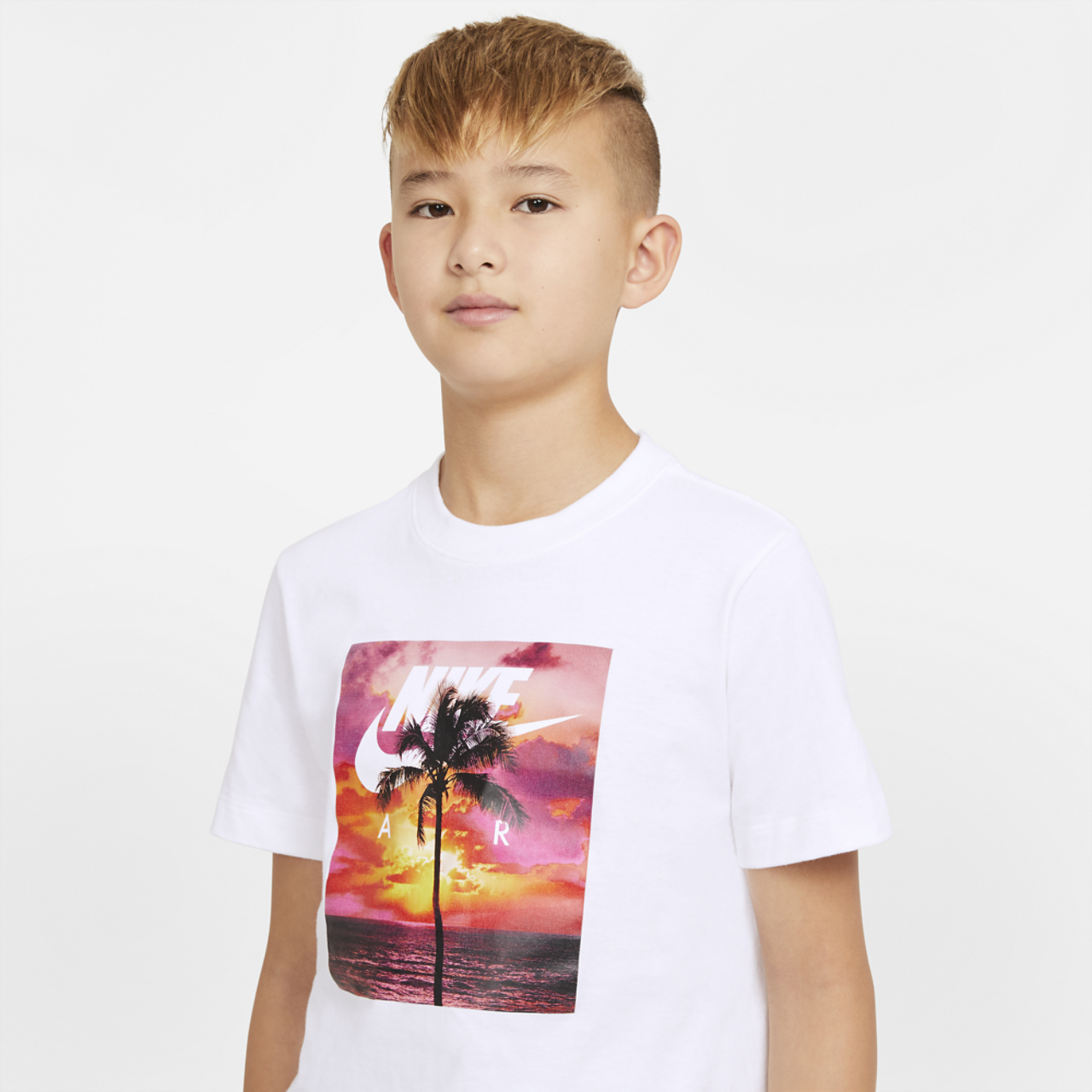 Nike Air Photo Palm S/S T-Shirt Image 3 of 3. Tap to open photo gallery.