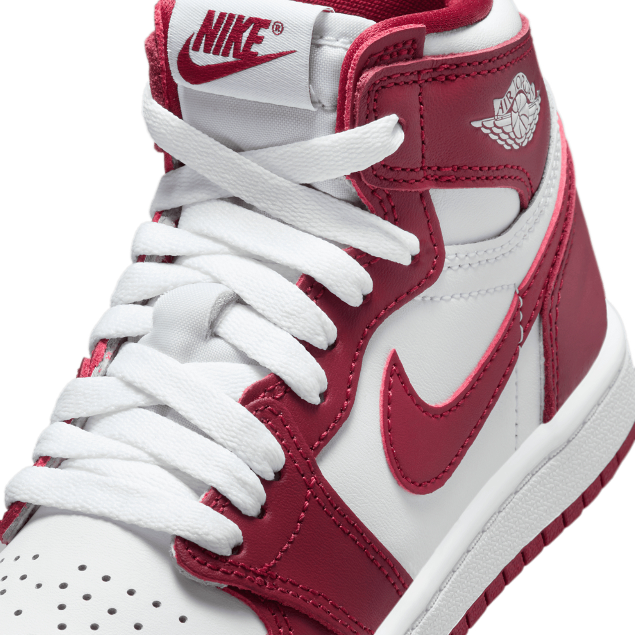 Jordan Retro 1 High OG Image 7 of 8. Tap to open photo gallery.