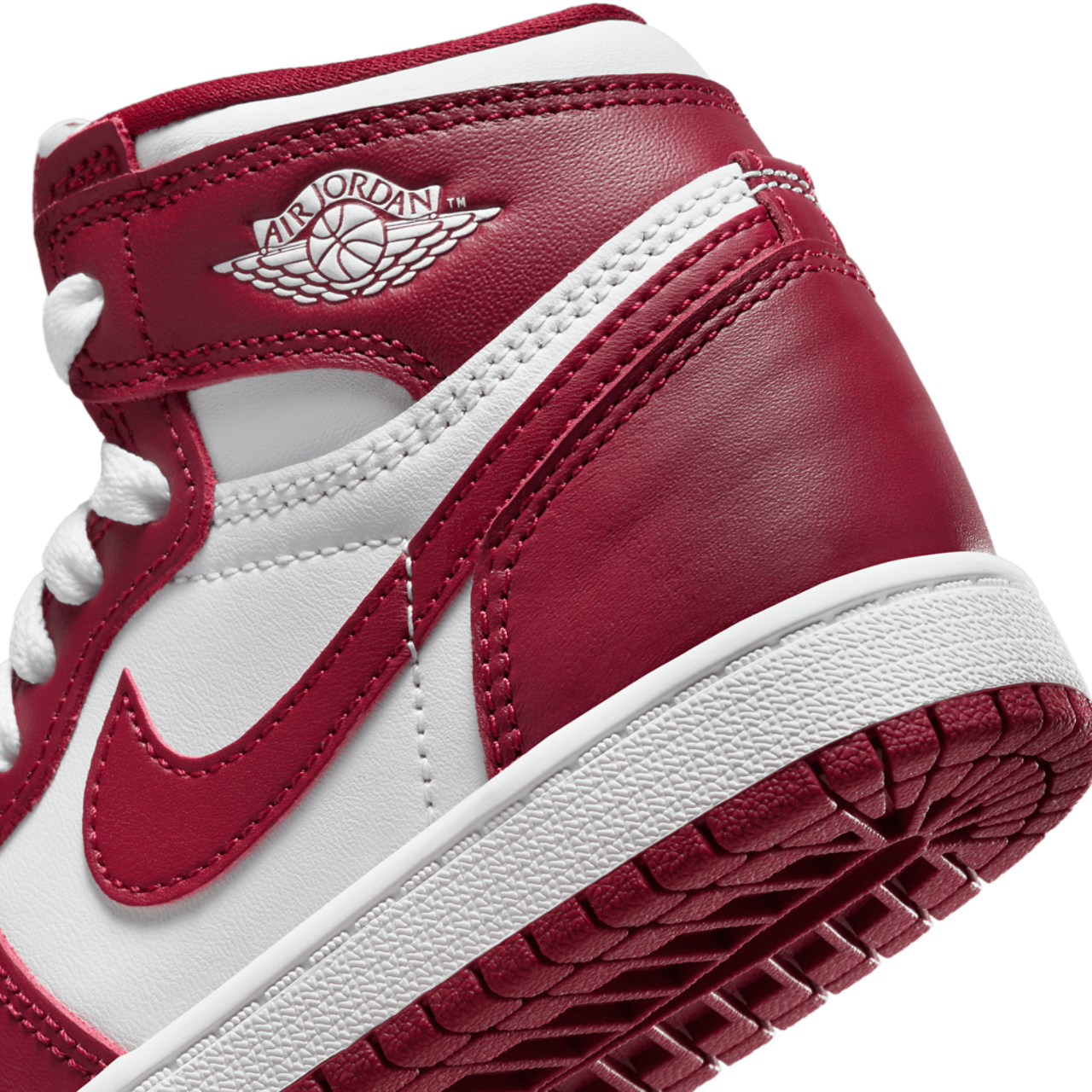 Jordan Retro 1 High OG Image 8 of 8. Tap to open photo gallery.