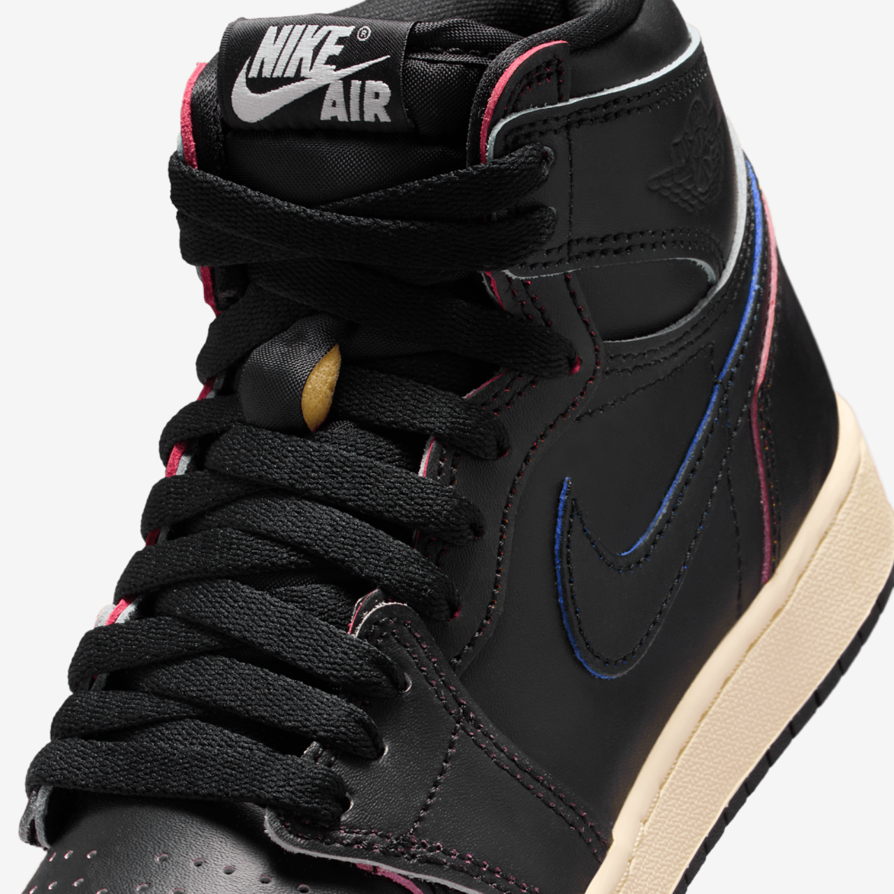 Jordan Retro 1 High OG Image 7 of 8. Tap to open photo gallery.