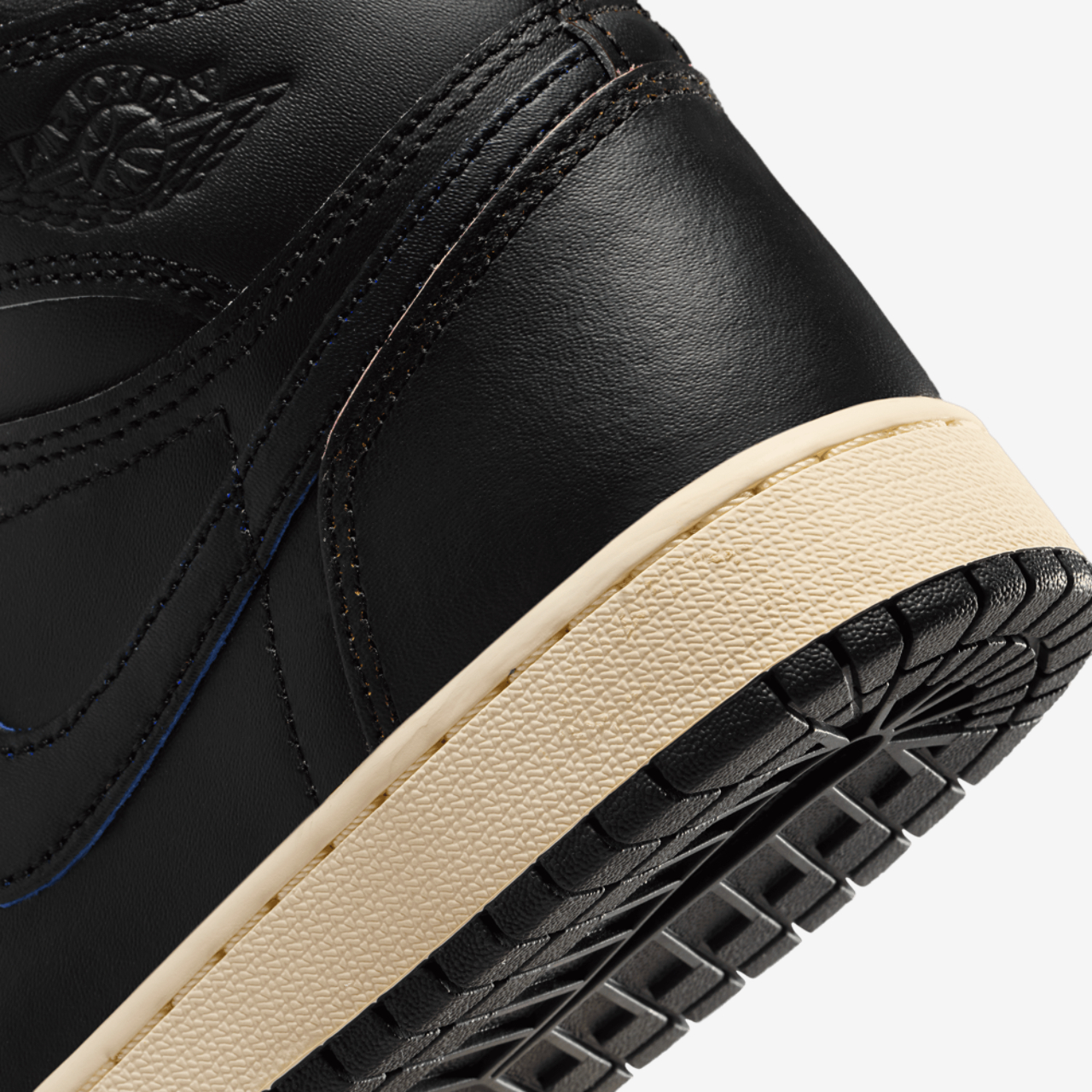 Jordan Retro 1 High OG Image 8 of 8. Tap to open photo gallery.