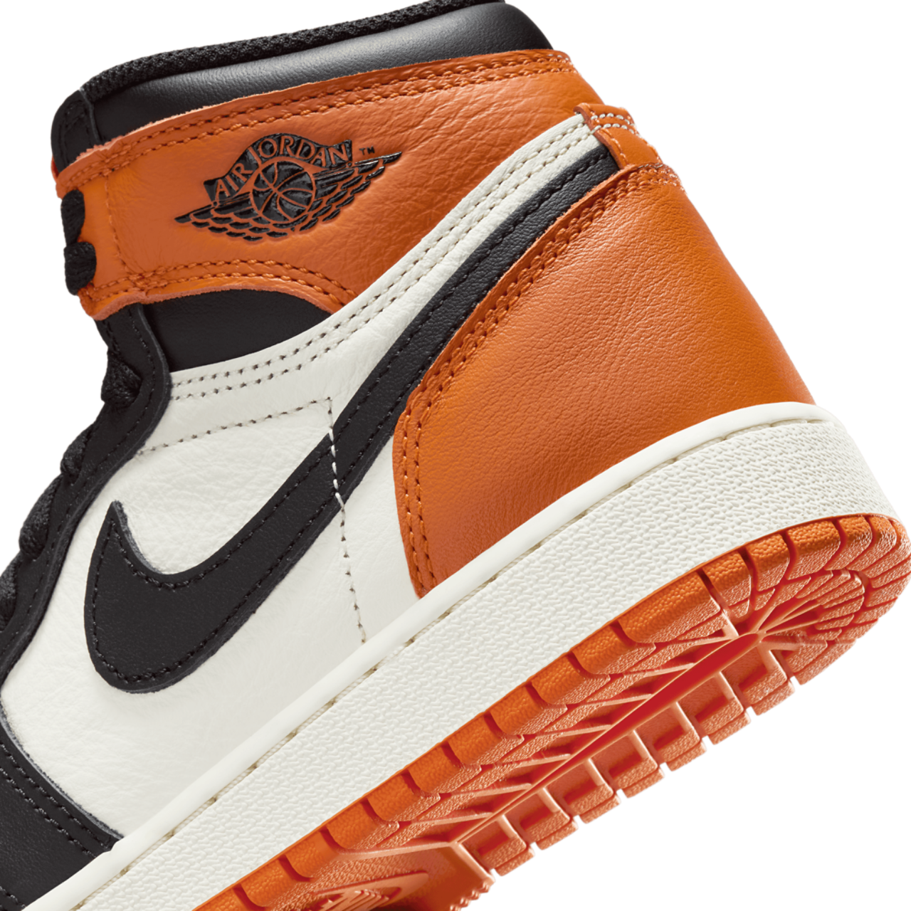 Jordan Retro 1 High OG Image 8 of 8. Tap to open photo gallery.