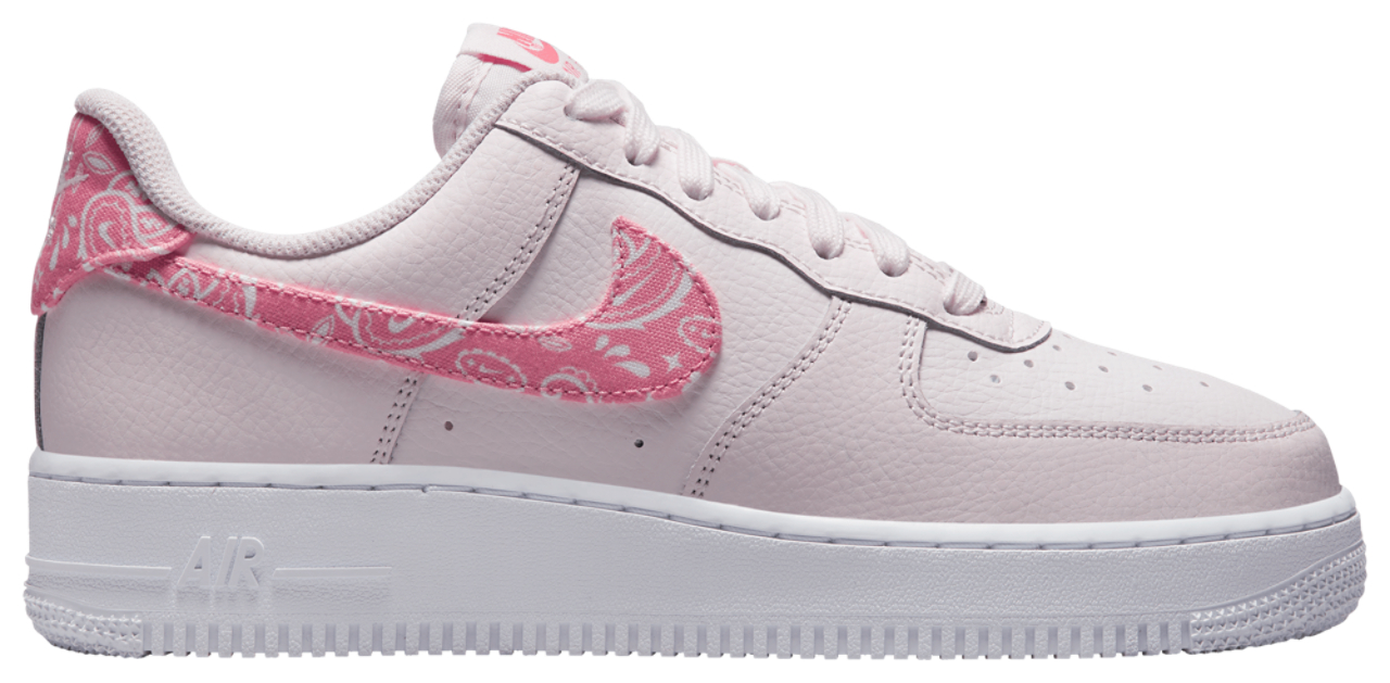 Nike Air Force 1 '07 Image 1 of 5. Tap to open photo gallery.