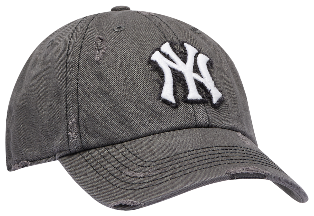 47 Brand Yankees Weathered 47 Clean Up Cap Image 3 of 5. Tap to open photo gallery.