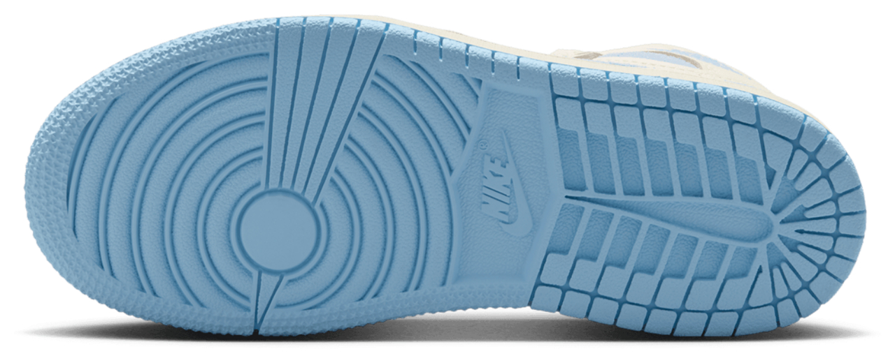 Jordan Retro 1 High OG Image 5 of 9. Tap to open photo gallery.