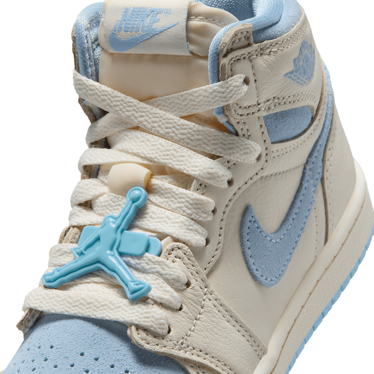 Jordan Retro 1 High OG Image 7 of 9. Tap to open photo gallery.
