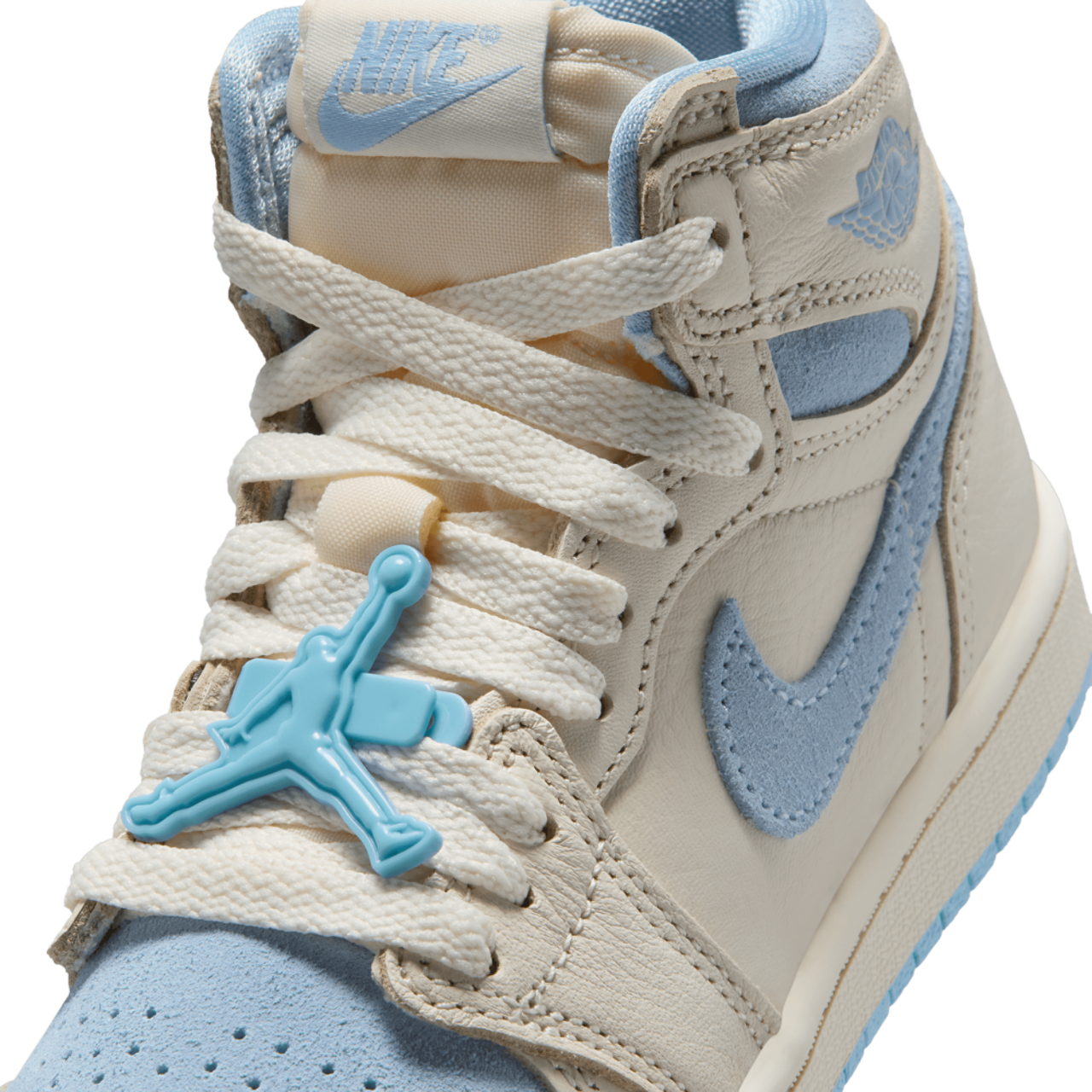 Jordan Retro 1 High OG Image 7 of 9. Tap to open photo gallery.