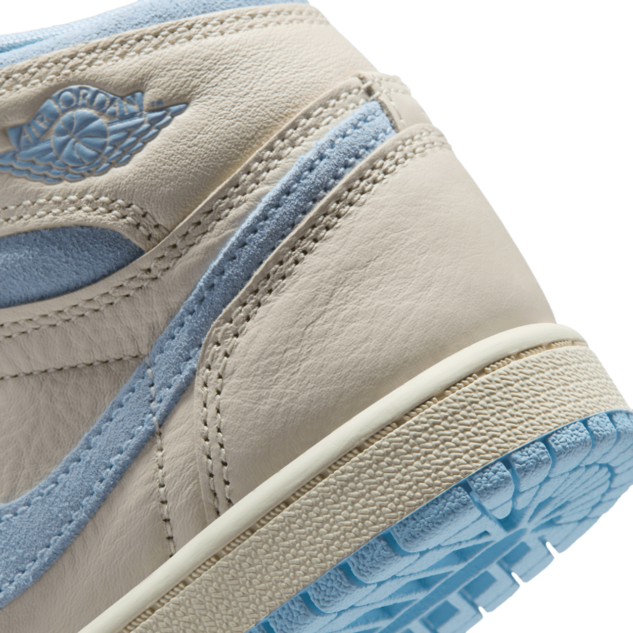 Jordan Retro 1 High OG Image 8 of 9. Tap to open photo gallery.