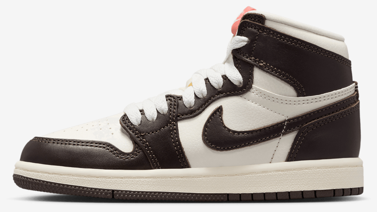 Jordan Retro 1 High OG Image 2 of 9. Tap to open photo gallery.