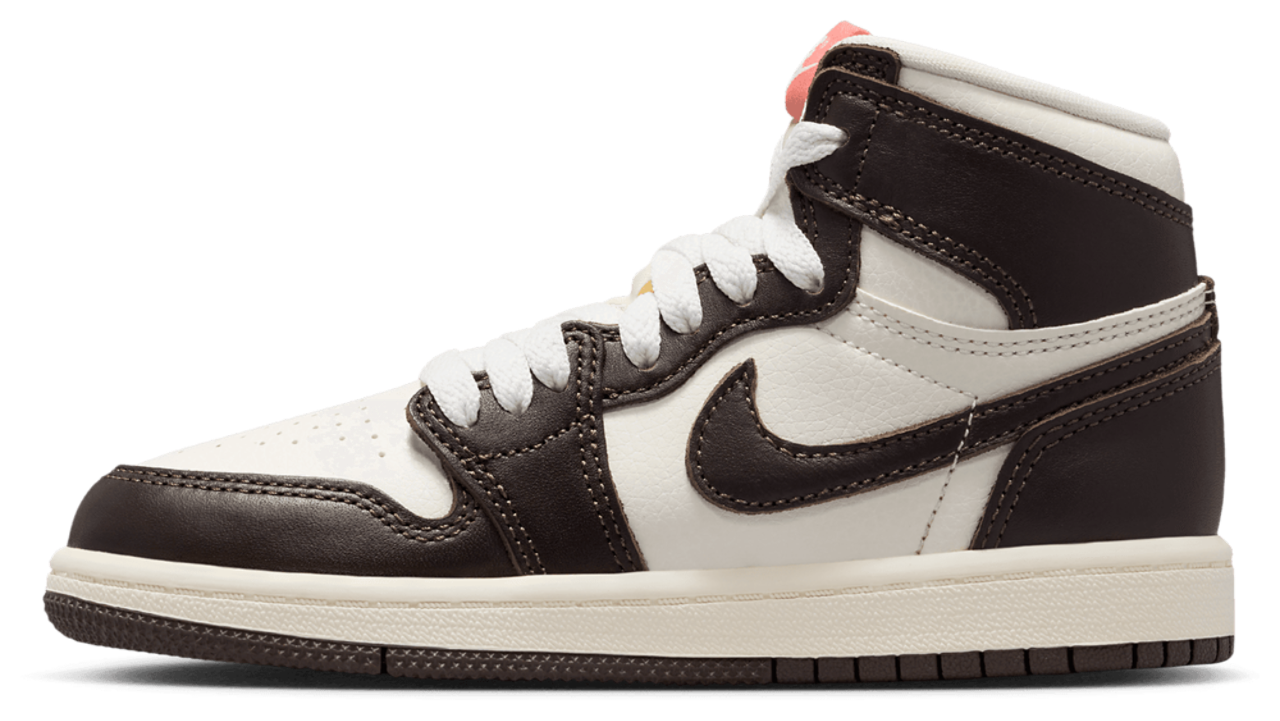 Jordan Retro 1 High OG Image 2 of 9. Tap to open photo gallery.