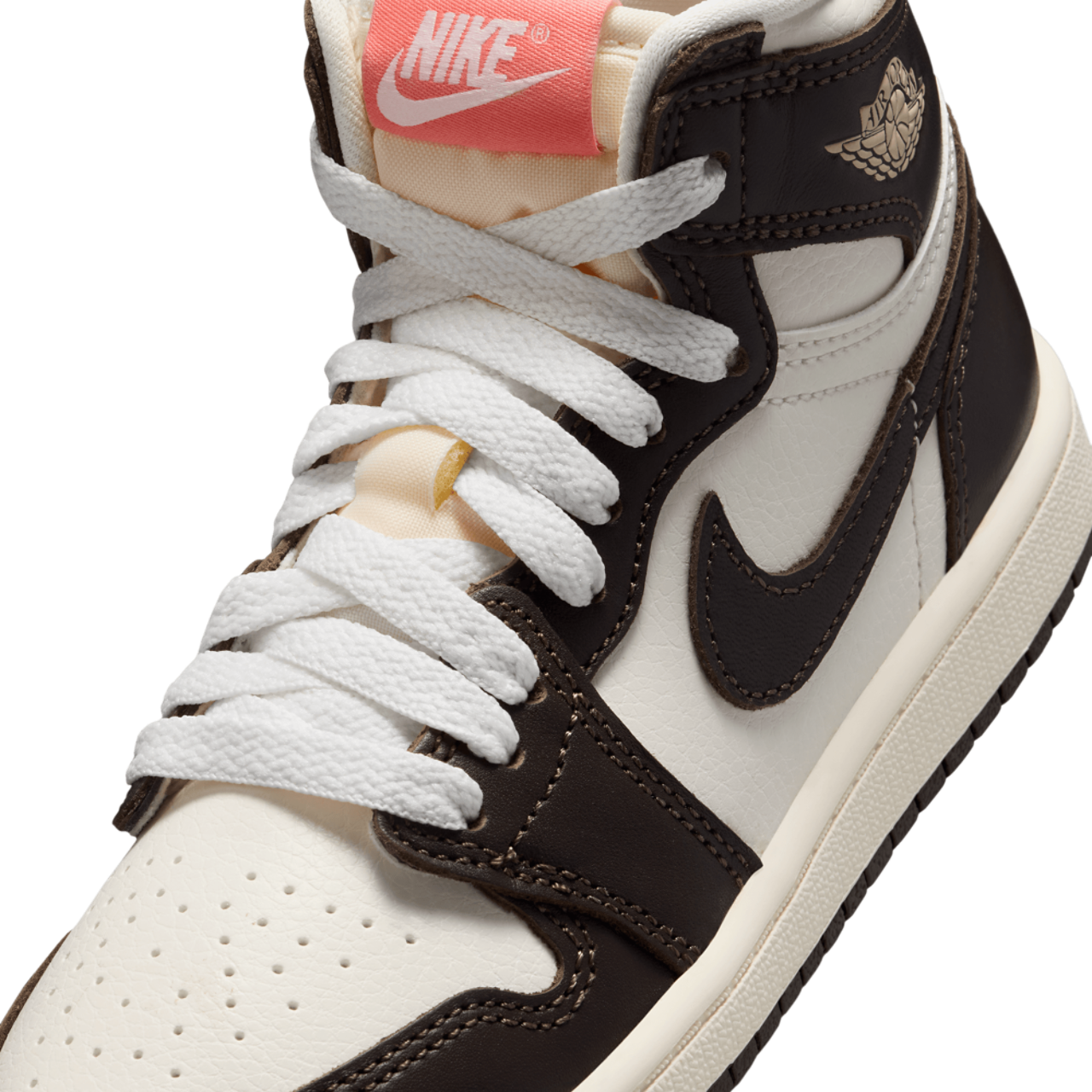 Jordan Retro 1 High OG Image 7 of 9. Tap to open photo gallery.
