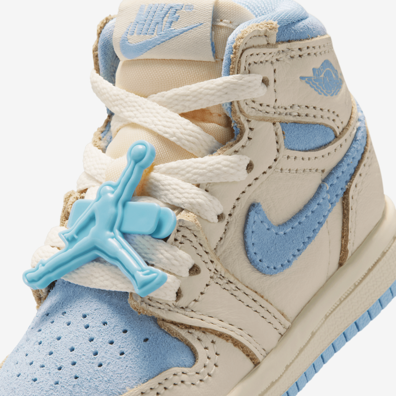 Jordan Retro 1 HI OG Remastered Image 7 of 8. Tap to open photo gallery.