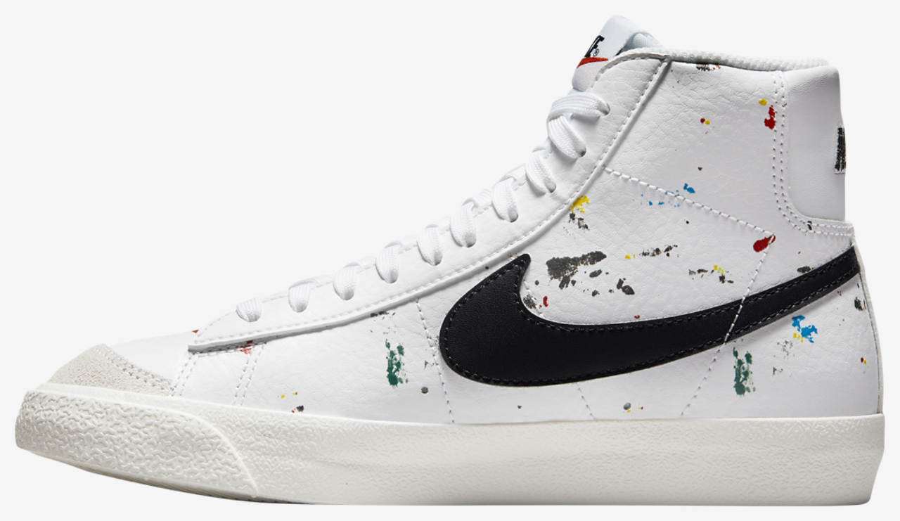Nike Blazer Mid '77 Image 2 of 5. Tap to open photo gallery.