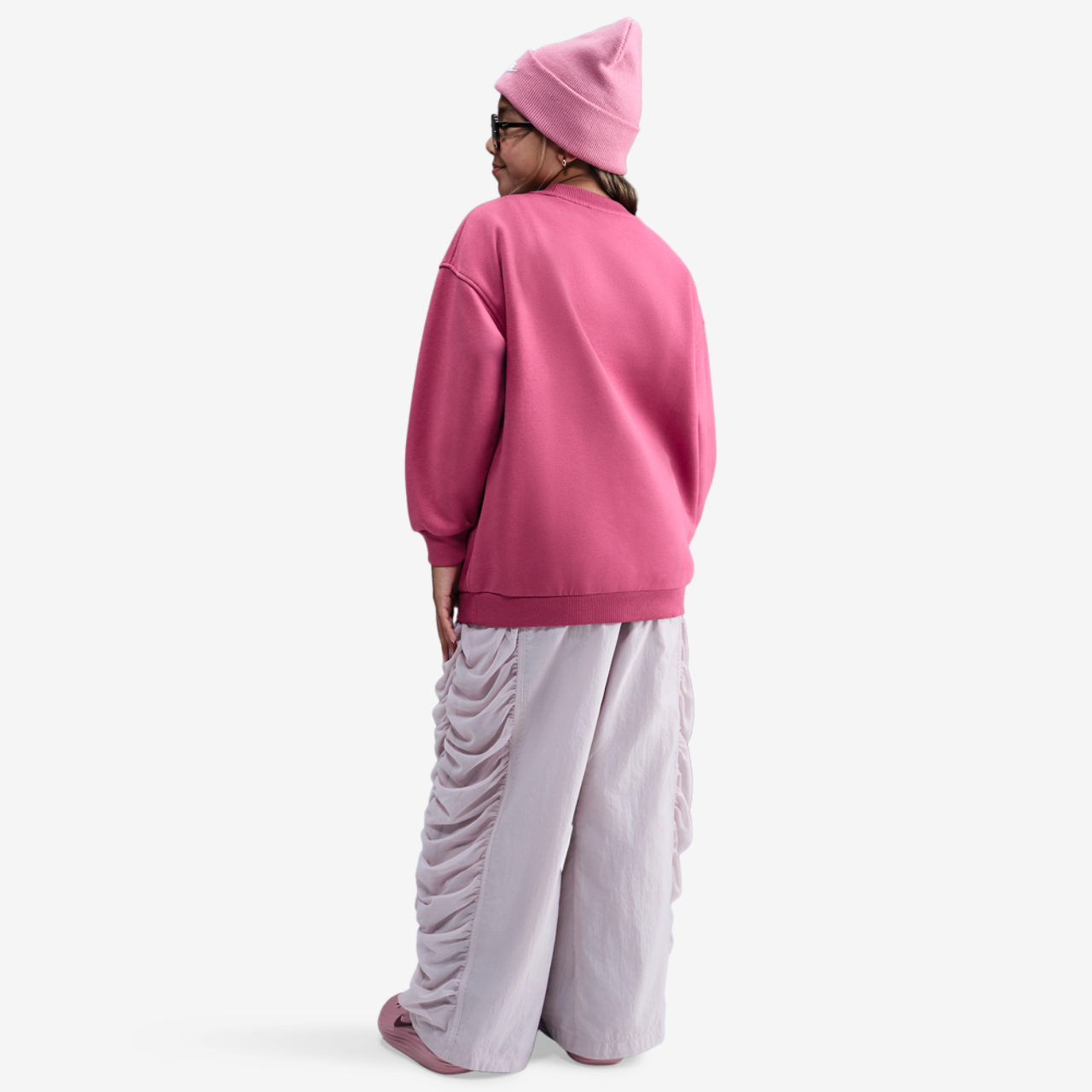 Nike NSW Oversized Club Fleece Crew Image 4 of 4. Tap to open photo gallery.