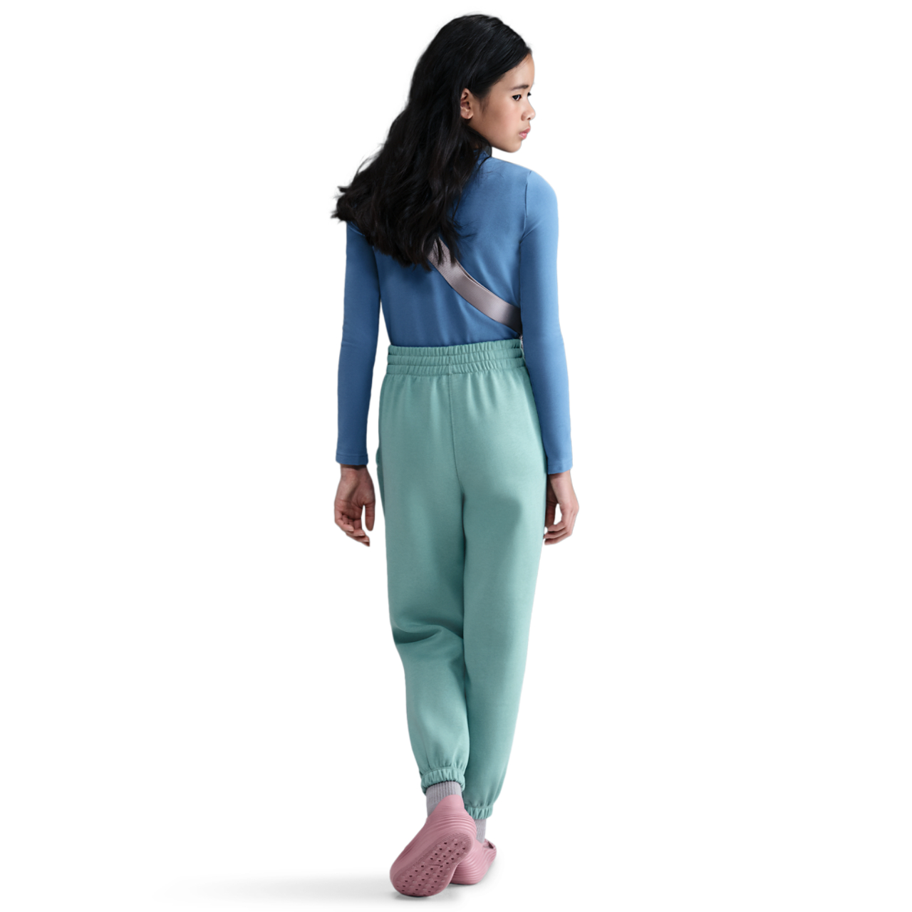 Nike NSW Club LBR Oversized Fleece Pants Image 4 of 4. Tap to open photo gallery.