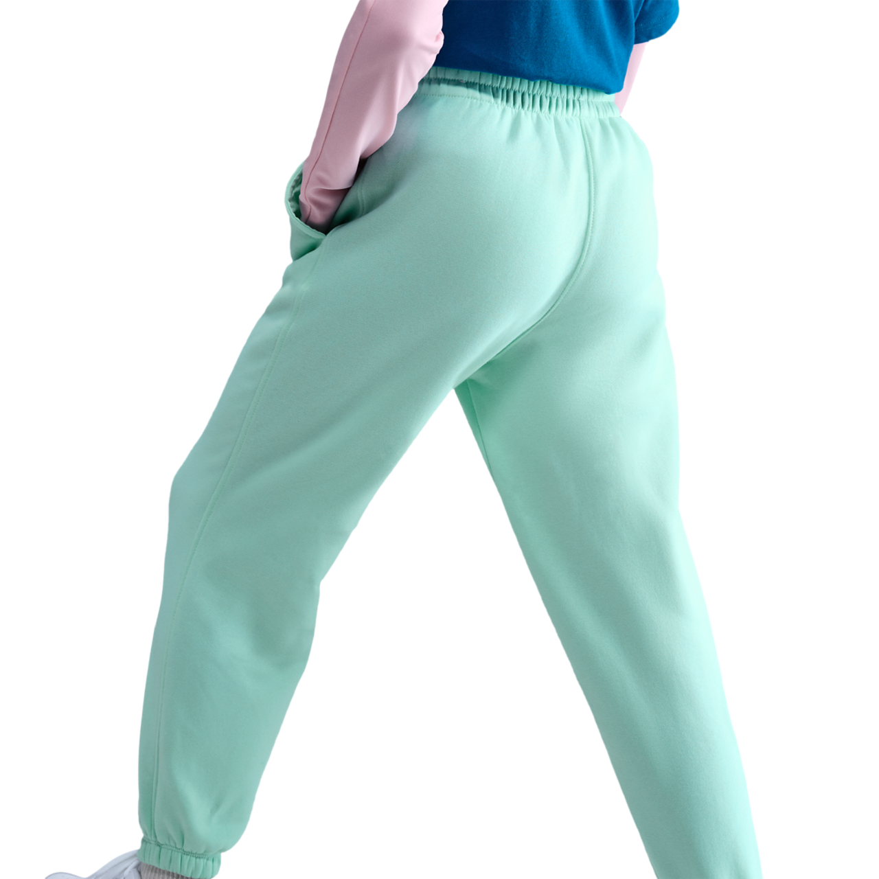 Nike NSW Club LBR Oversized Fleece Pants Image 2 of 4. Tap to open photo gallery.