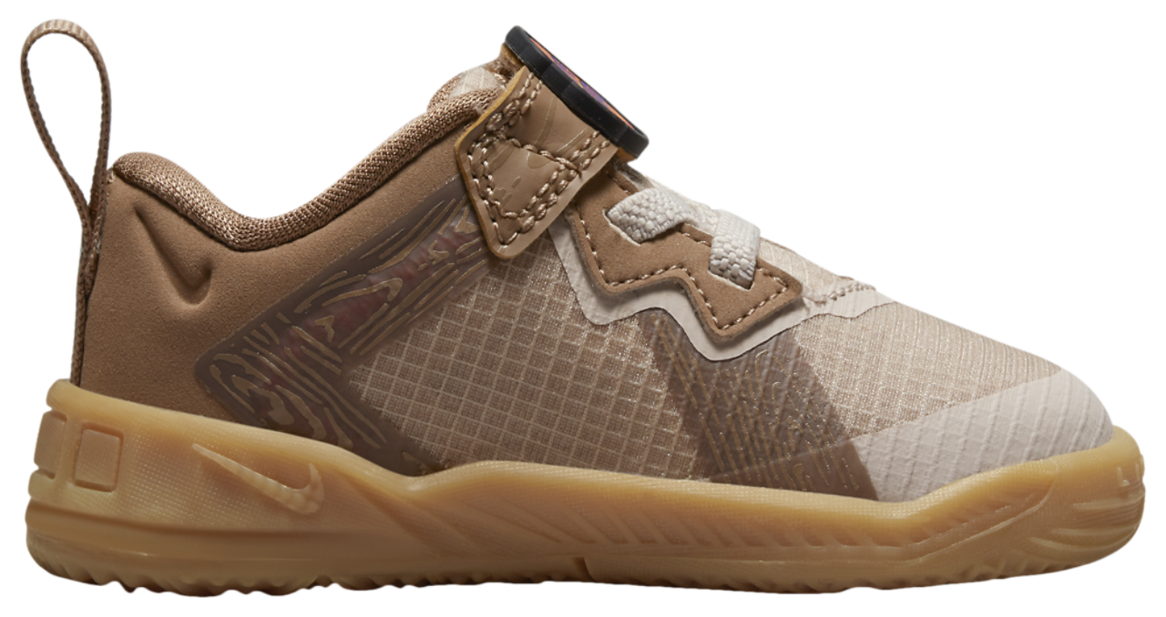 Nike Lebron XVIII Low Image 4 of 7. Tap to open photo gallery.