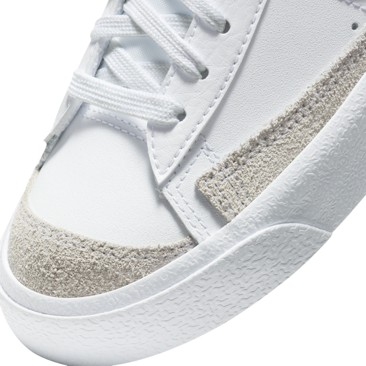 Nike Blazer Mid '77 Image 6 of 6. Tap to open photo gallery.
