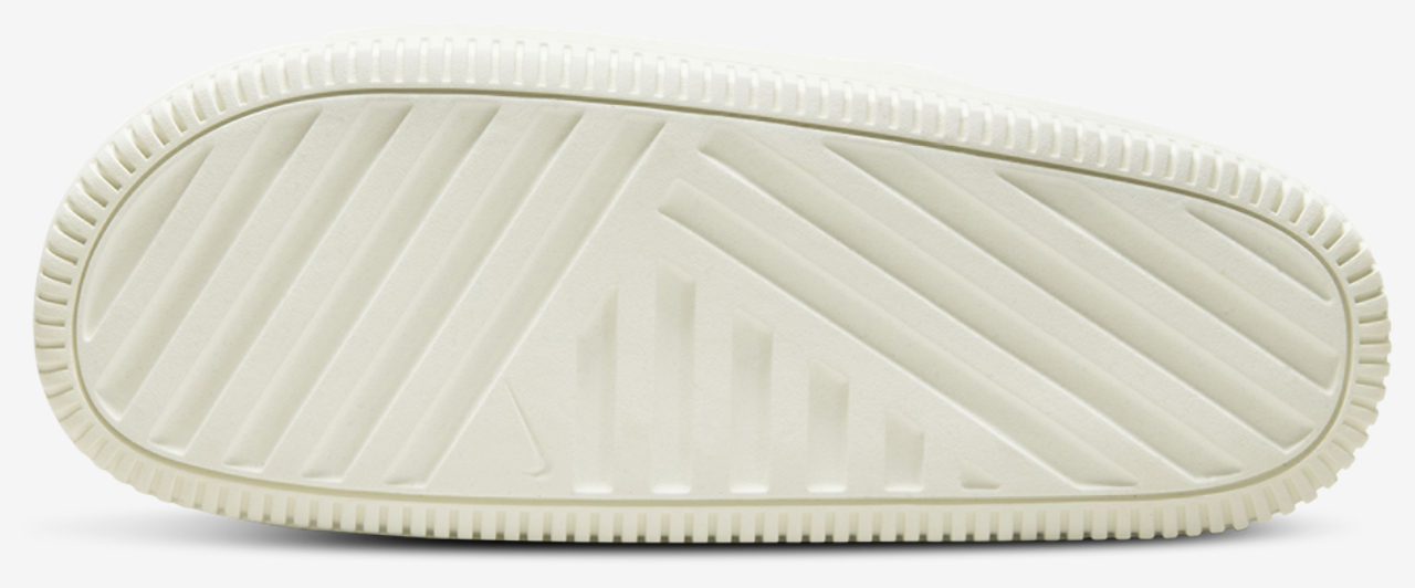 Nike Calm Slides Image 4 of 4. Tap to open photo gallery.