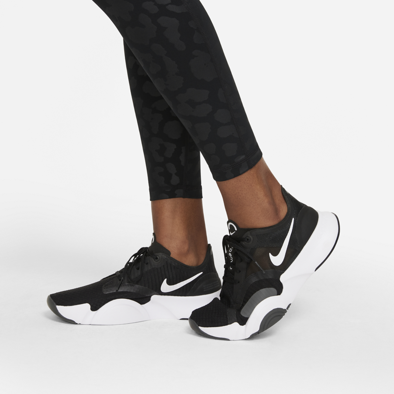 Nike Pro Dri-FIT HR All Over Print 7/8 Tight Image 4 of 4. Tap to open photo gallery.