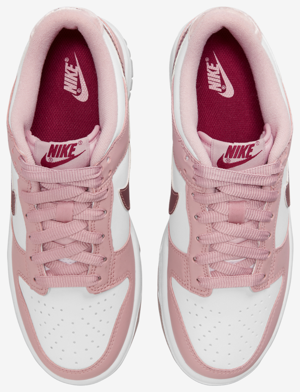 Nike Dunk Low Image 5 of 6. Tap to open photo gallery.