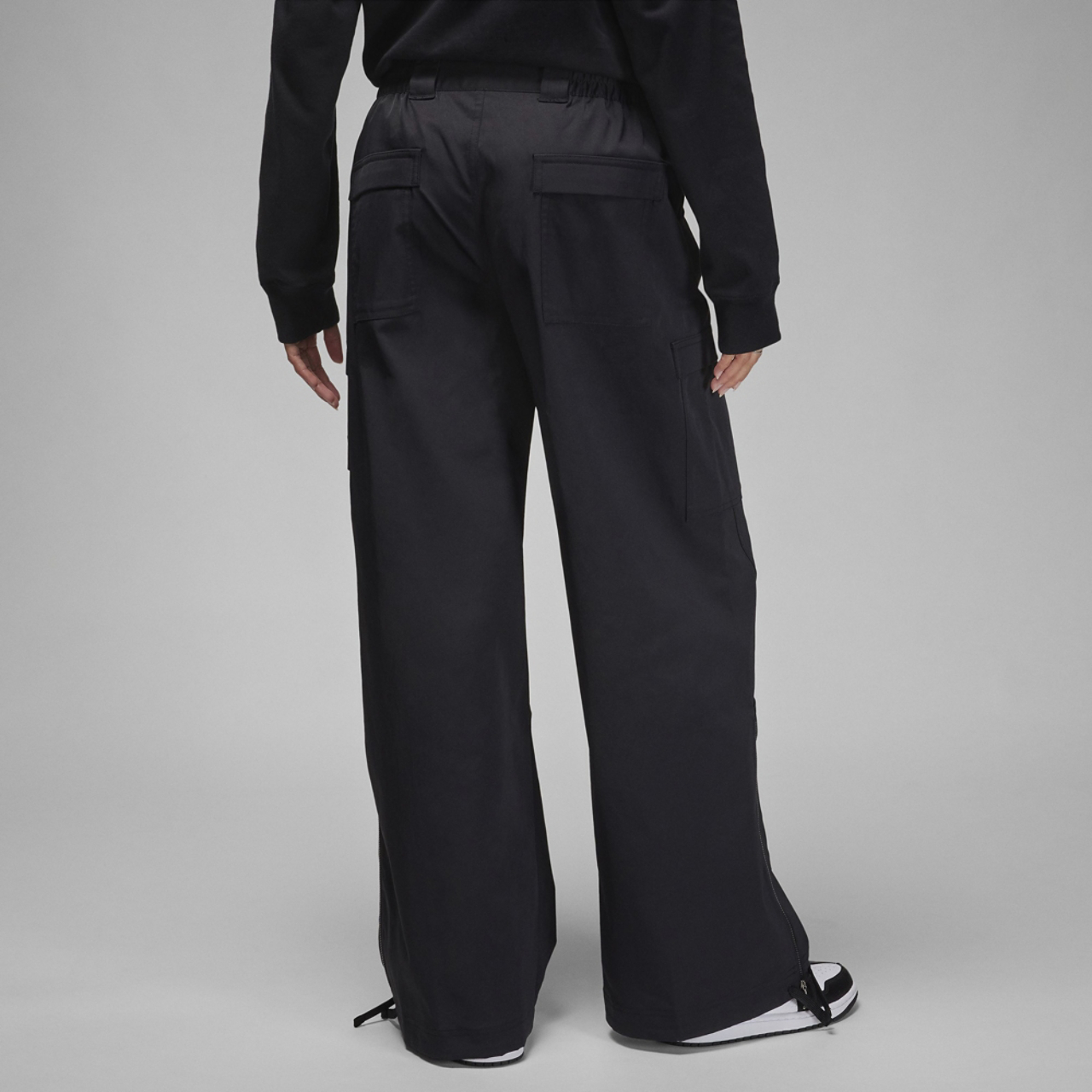 Jordan HW Chi Pants Image 2 of 4. Tap to open photo gallery.