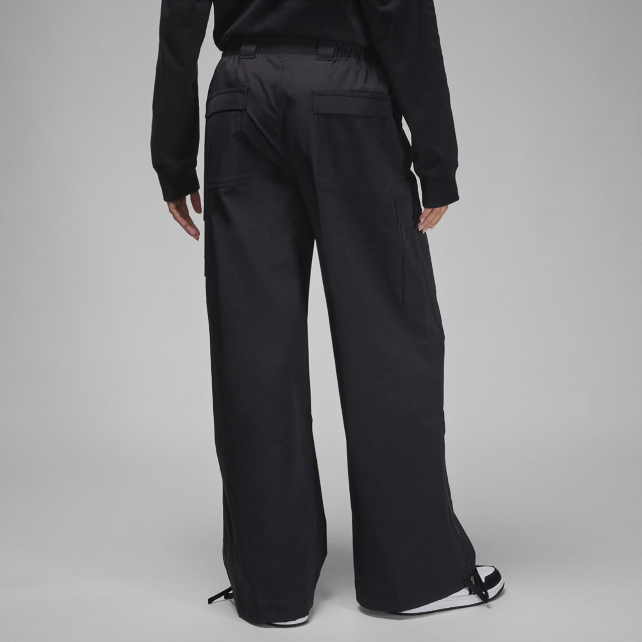 Jordan HW Chi Pants Image 2 of 4. Tap to open photo gallery.