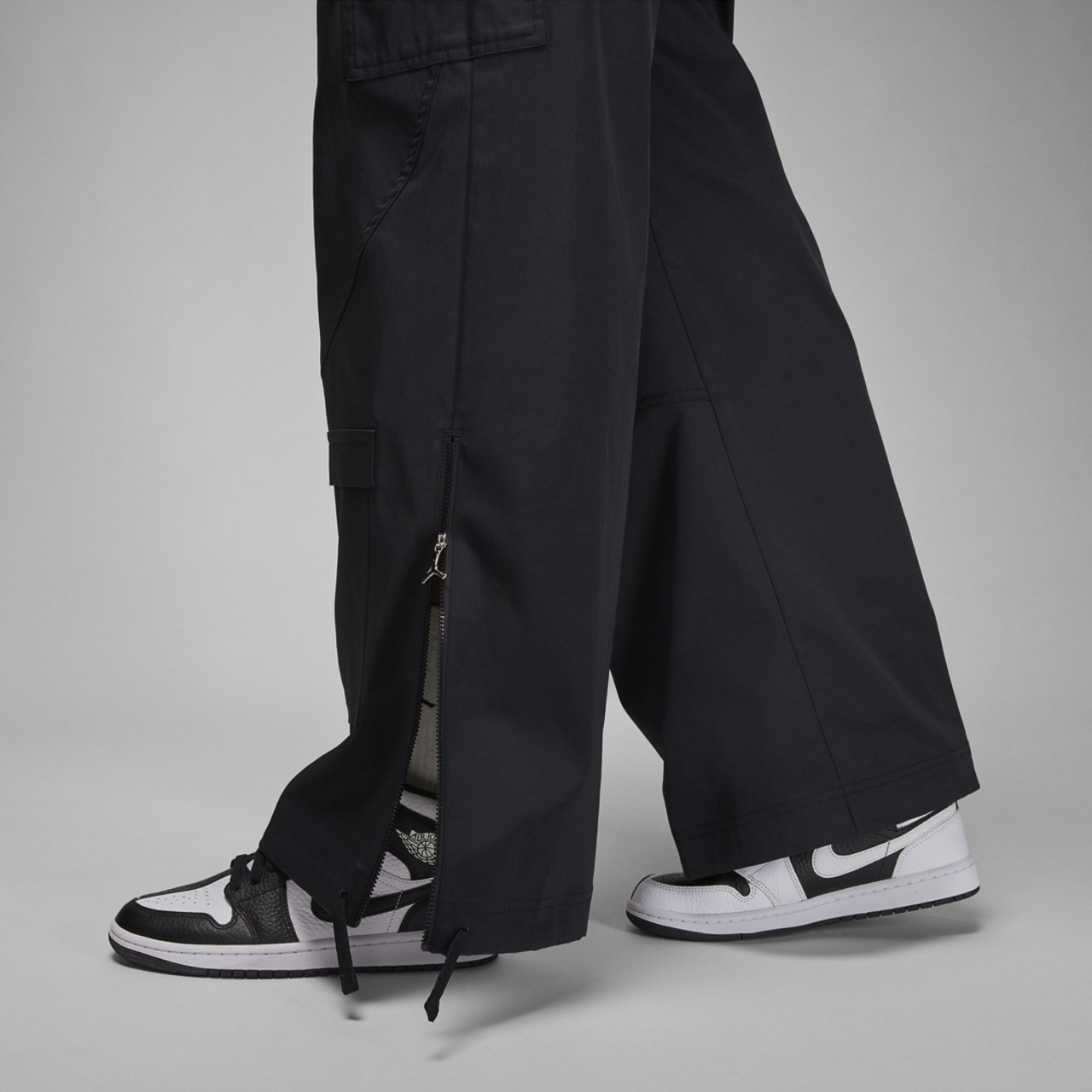 Jordan HW Chi Pants Image 4 of 4. Tap to open photo gallery.