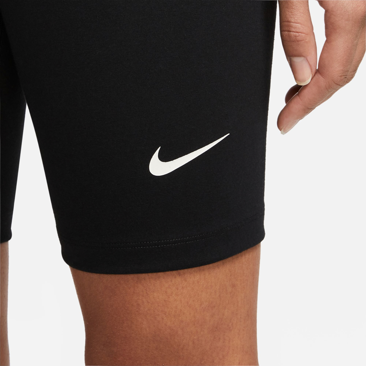Nike Classic HR 8" Shorts Image 4 of 4. Tap to open photo gallery.