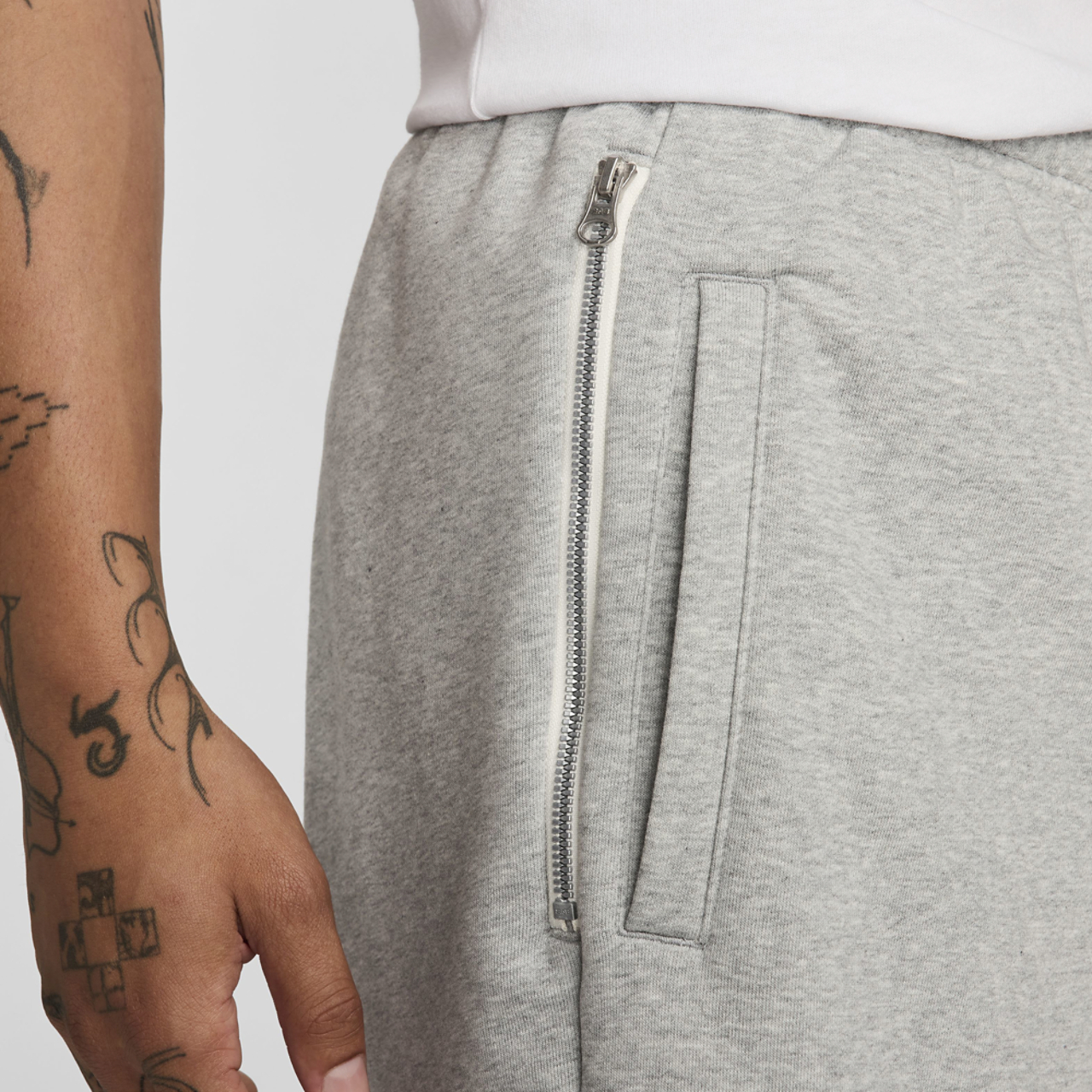 Nike Standard Issue Dri-FIT Fleece 8" Shorts Image 5 of 5. Tap to open photo gallery.