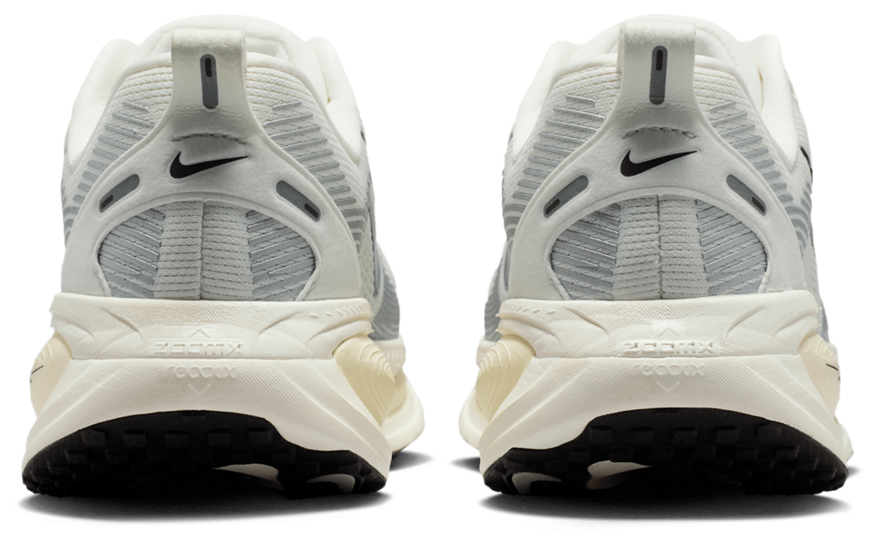 Nike Vomero 18 Image 3 of 5. Tap to open photo gallery.