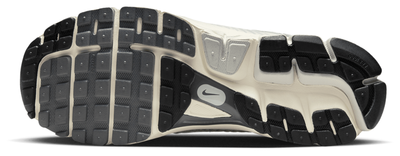 Nike Vomero 5 Image 5 of 5. Tap to open photo gallery.