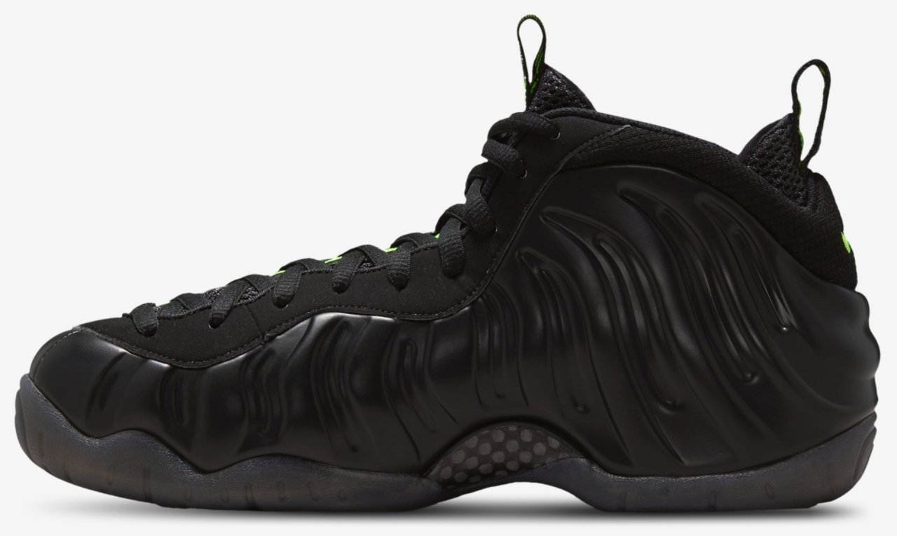 Nike Air Foamposite Pro Image 2 of 5. Tap to open photo gallery.