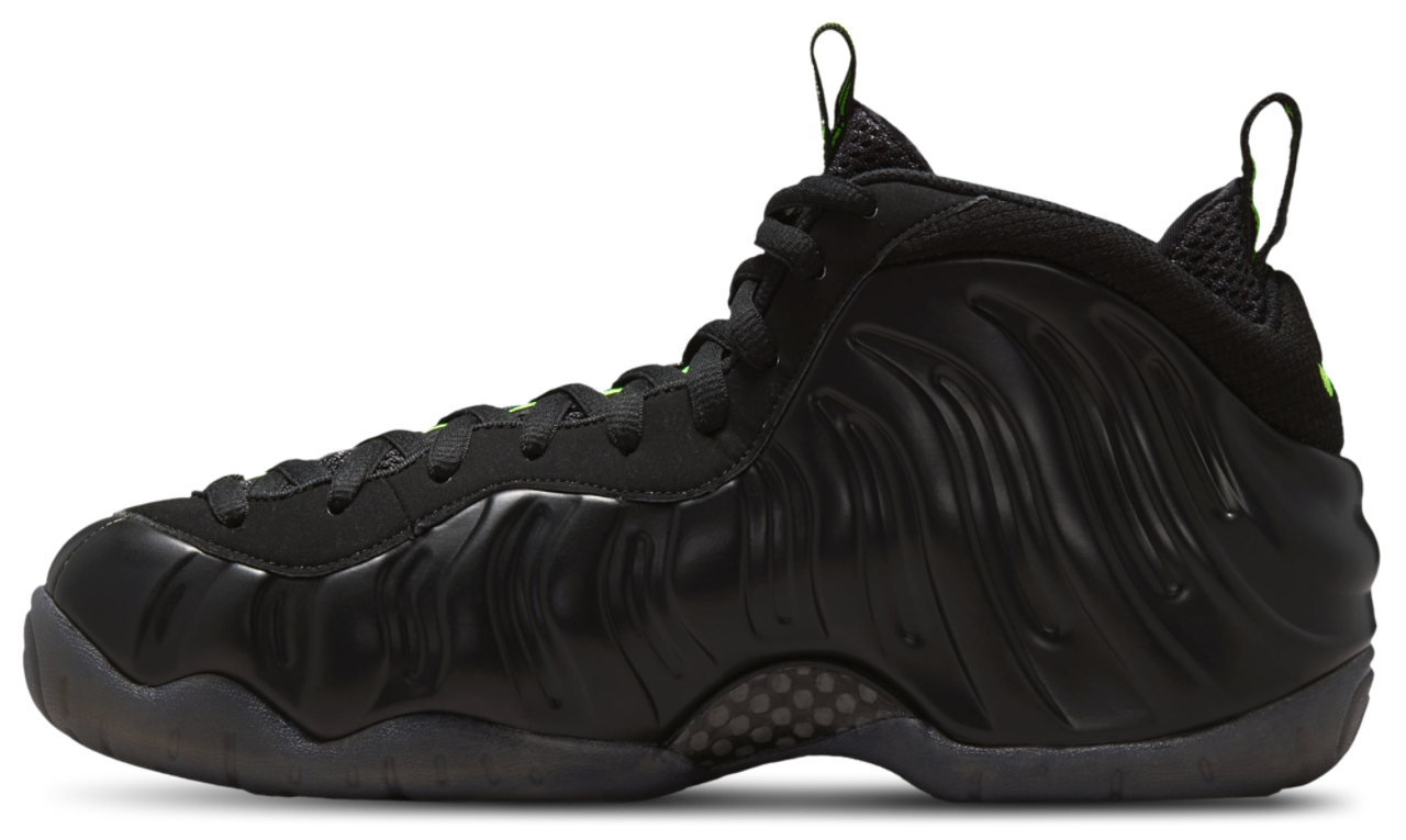 Nike Air Foamposite Pro Image 2 of 5. Tap to open photo gallery.