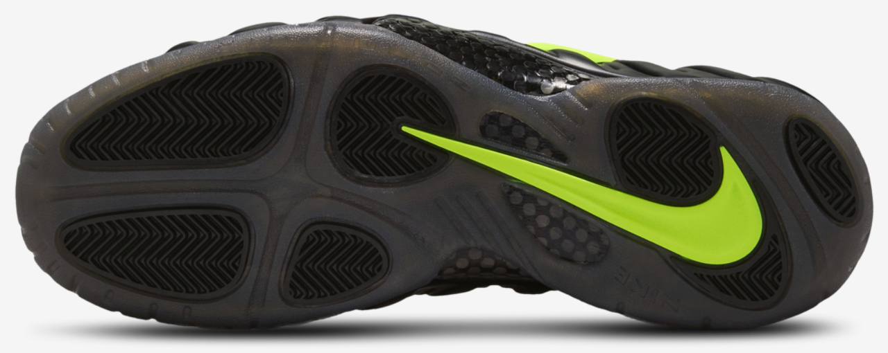 Nike Air Foamposite Pro Image 5 of 5. Tap to open photo gallery.